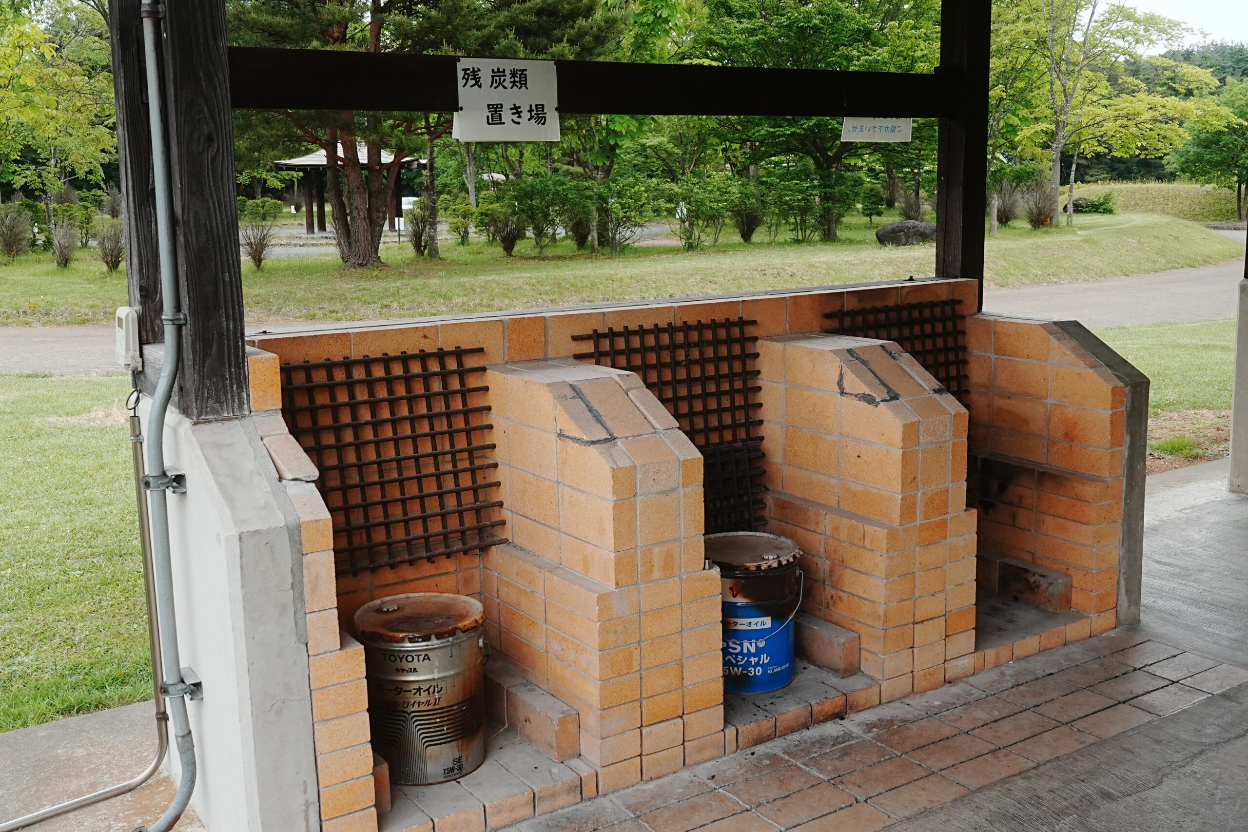 妻の神広場キャンプ場・灰捨て場