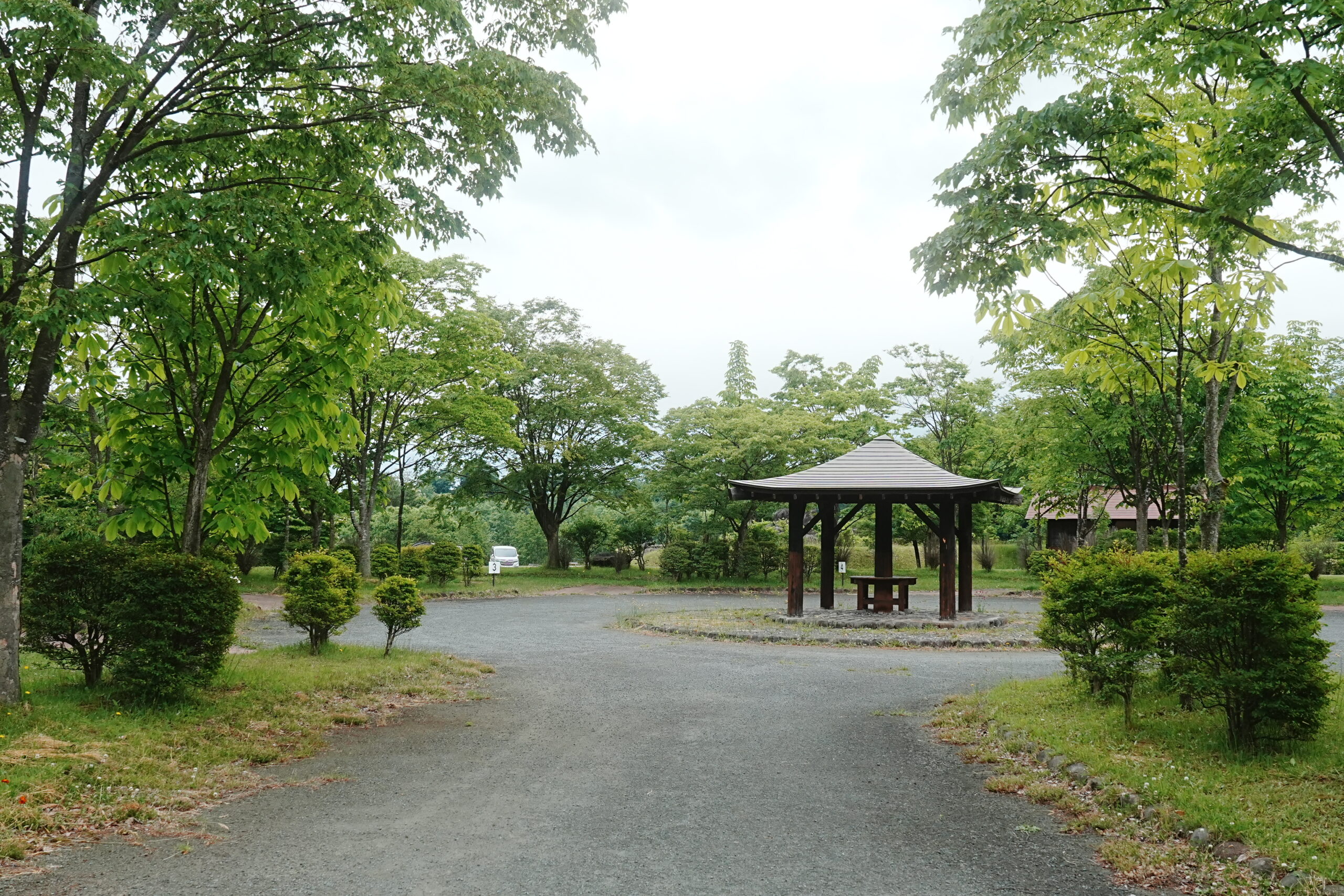 妻の神広場キャンプ場・オートサイト入り口