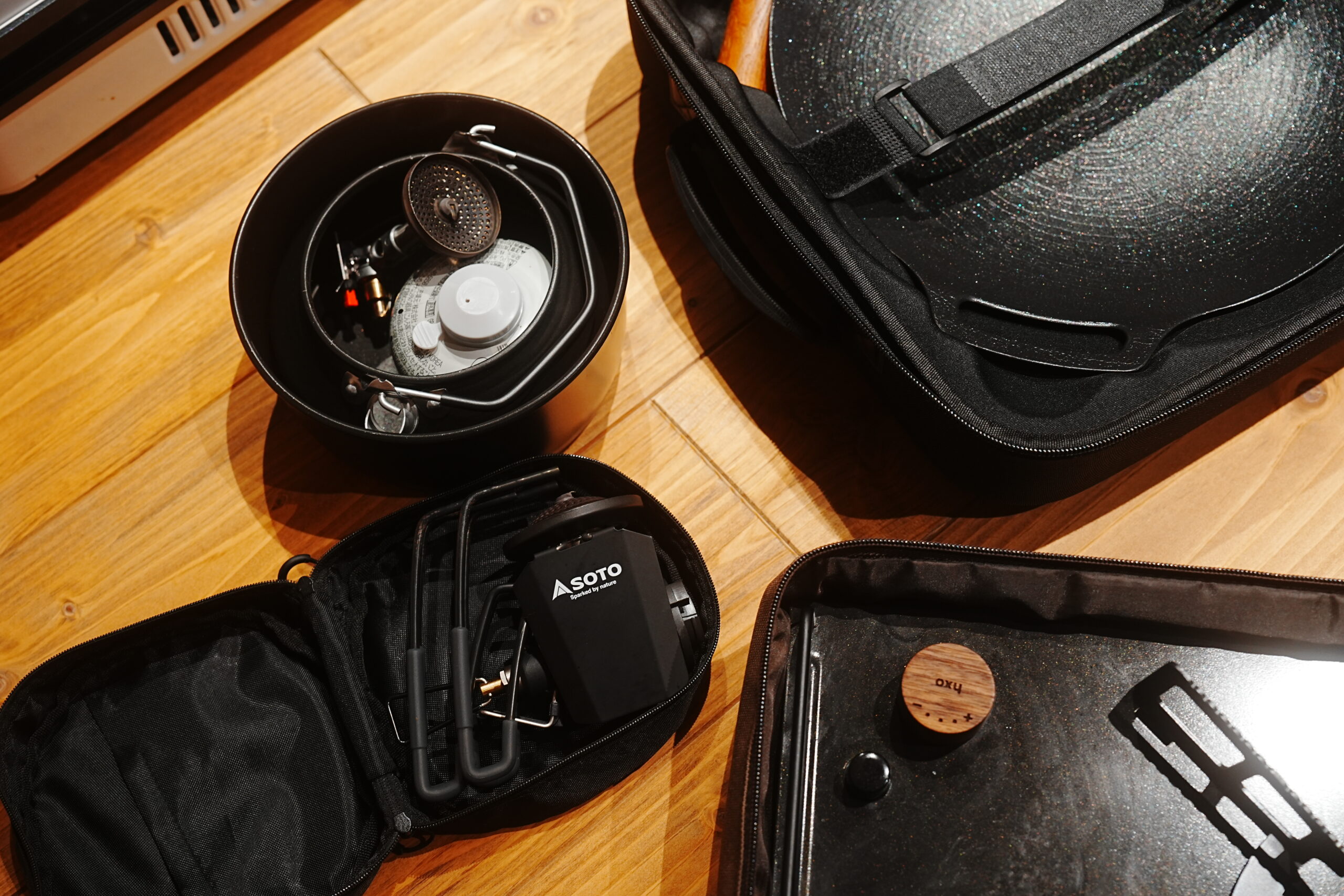 キャンプ調理器具　持ち運び