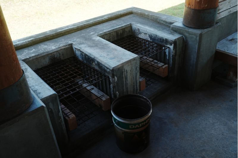 秋田県立中央公園ファミリーキャンプ場・かまど　灰捨て場