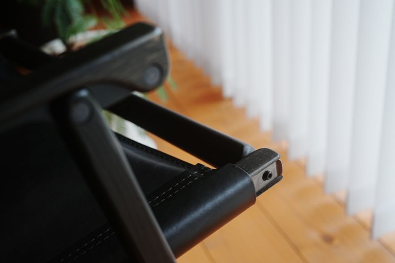 BLACK Design x PINOWORKS コラボチェア レッグ金具