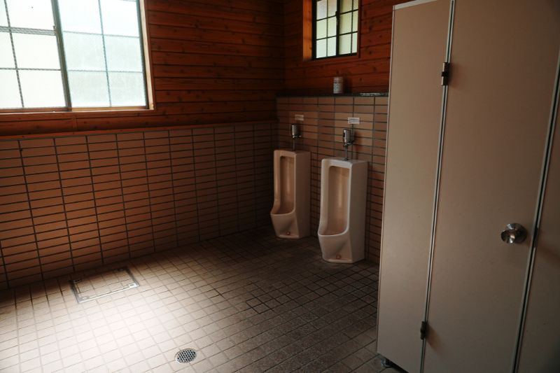秋田県立中央公園ファミリーキャンプ場・トイレ１