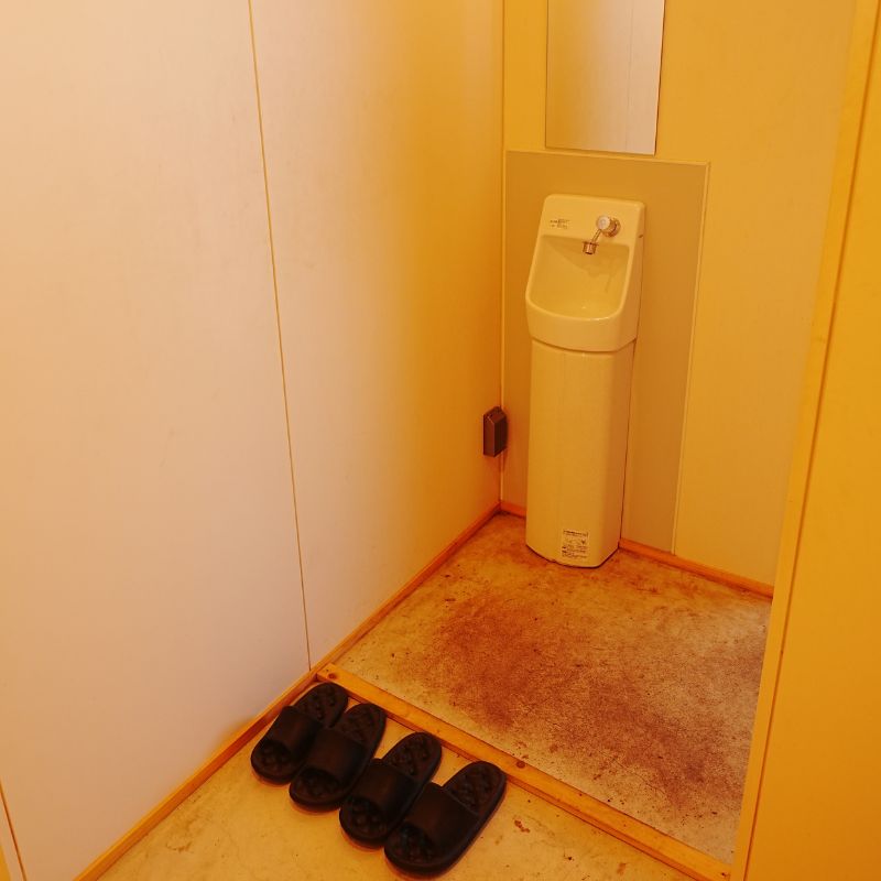 北海道・OHNUMA CAMPBASE トイレ内 手洗い場