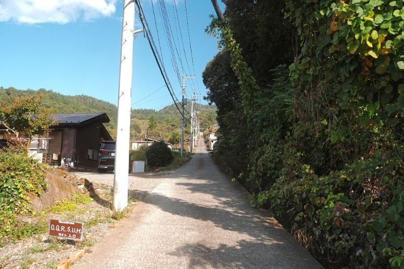 スリーストーンキャンプ場　入場　道路