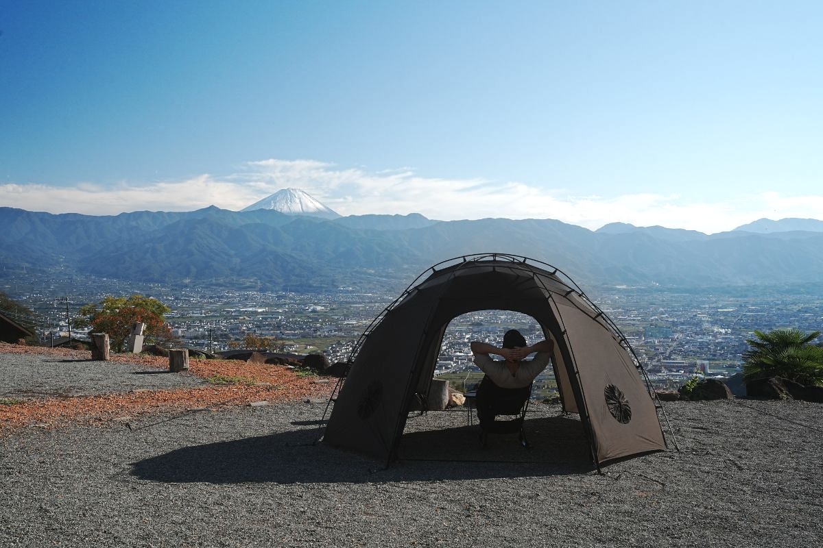 スリーストーンキャンプ場　景色　甲州盆地