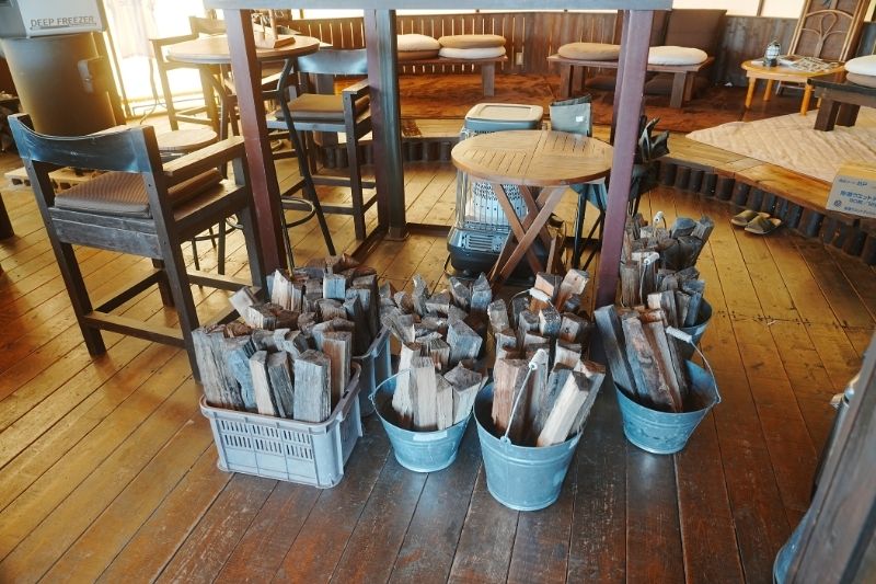 スリーストーンキャンプ場　薪　販売