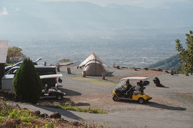 スリーストーンキャンプ場　A〜D ウッドデッキ　W〜Zサイト　ゴルフカート