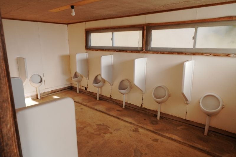 五光牧場オートキャンプ場 宿舎横 男子トイレ