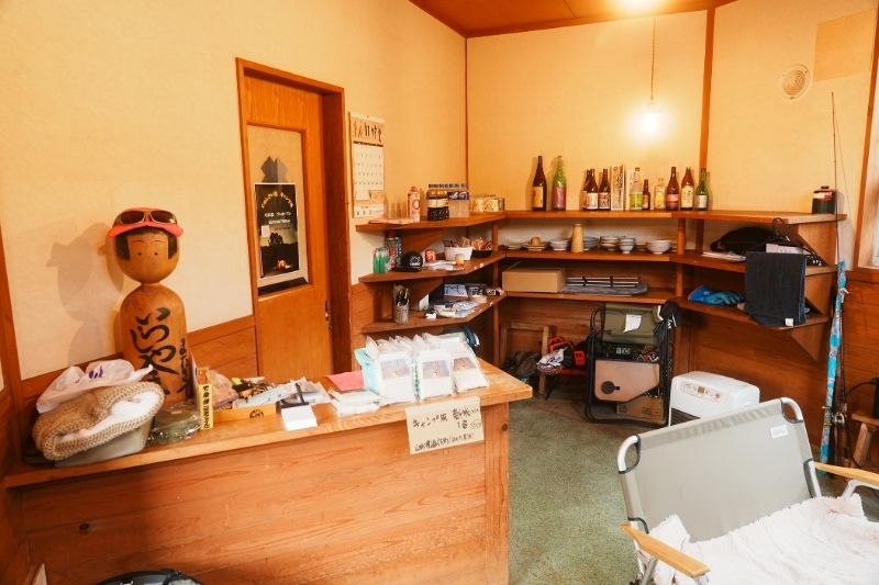 とことん山キャンプ場　管理棟　受付１