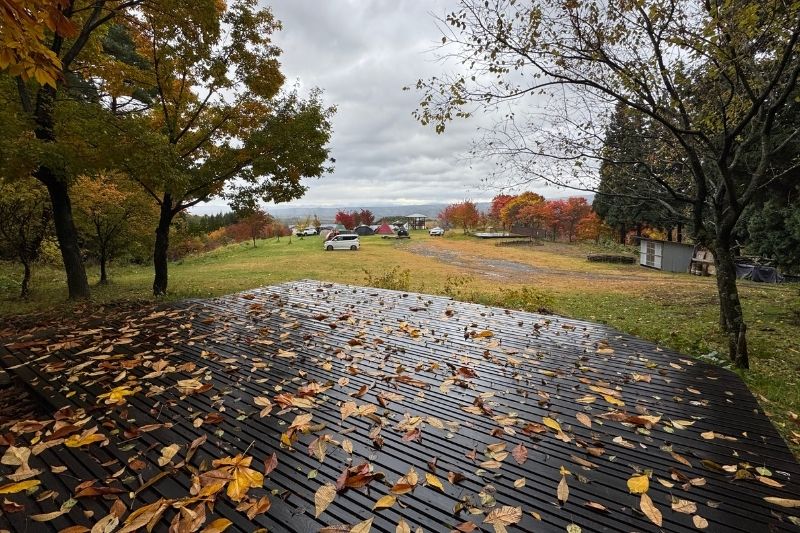 backyard camp　サイト解説　ウッドデッキ２