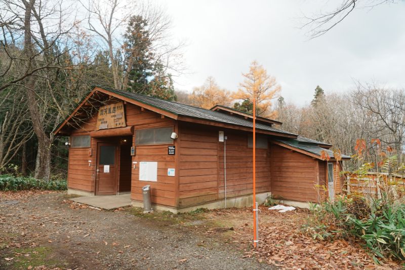 _とことん山キャンプ場　温泉　外観