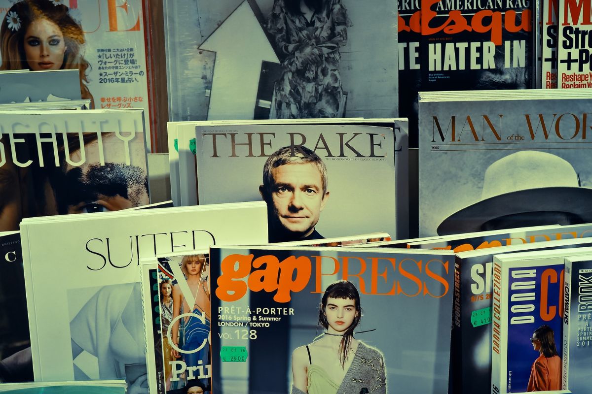 コンビニ 雑誌 流行 流行りモノ 例