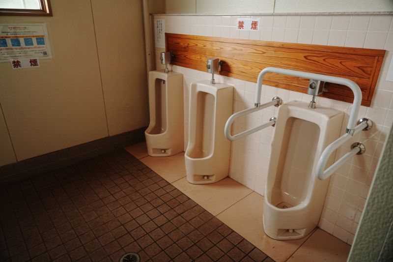 北海道 東大沼キャンプ場 トイレ内観1