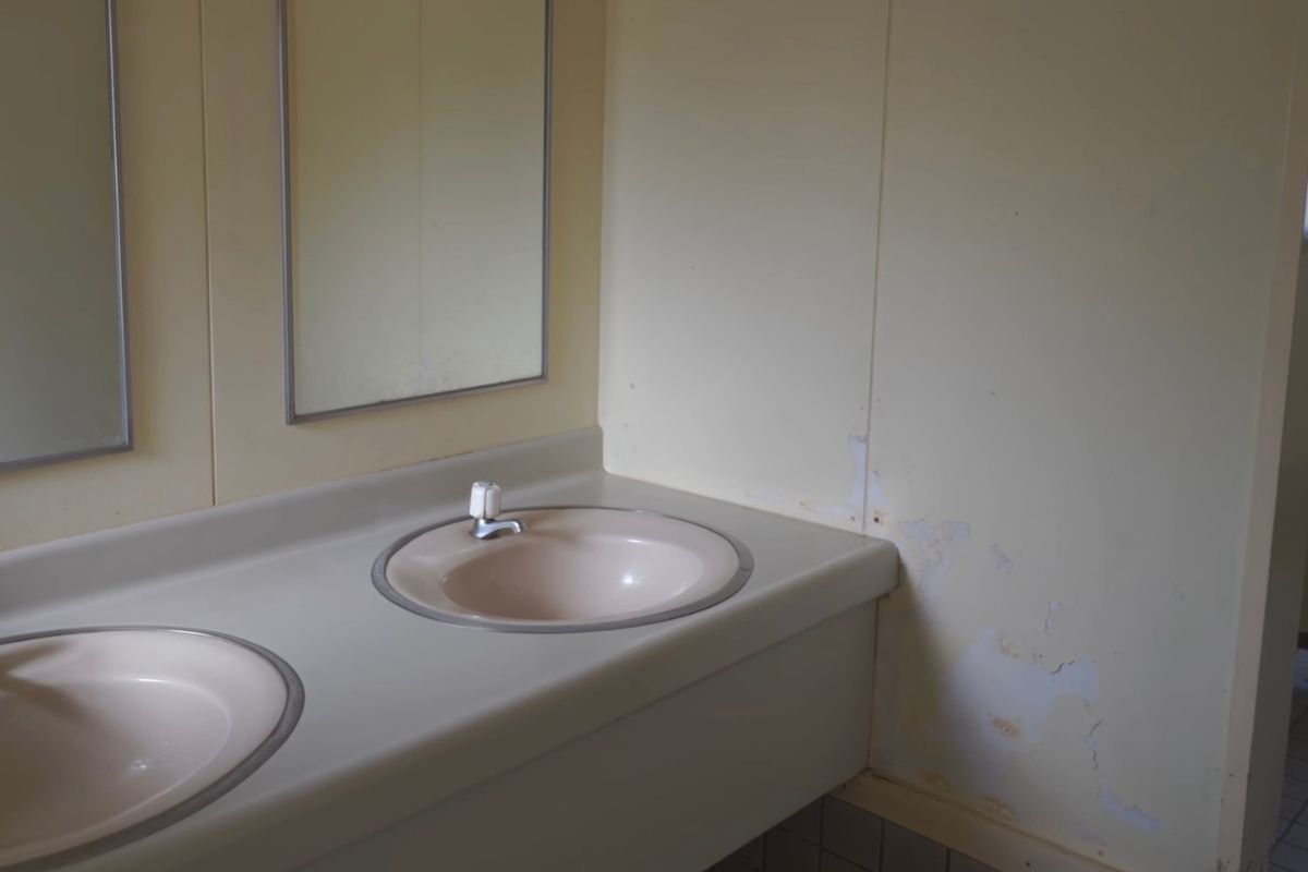 わかさぎ公園浜台キャンプ場 芝生サイト トイレ 洗面台