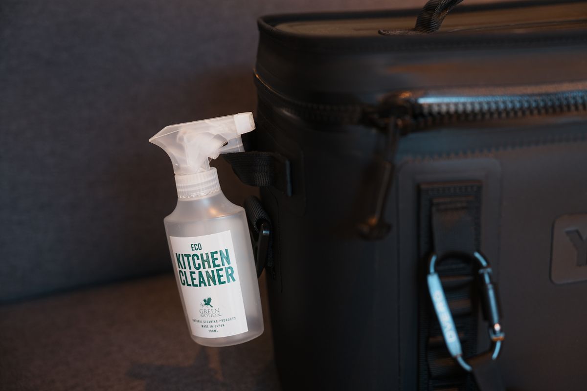 YETI Hopper Flip 18 イエティ ホッパー フリップ 18　２Lペットボトル　ハンドル　装着例