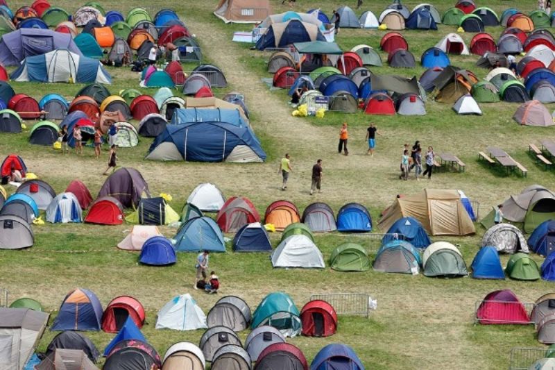 キャンプブーム　混雑