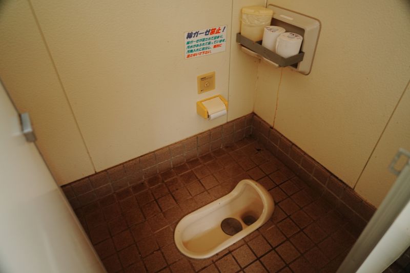 北海道 東大沼キャンプ場 トイレ内観3