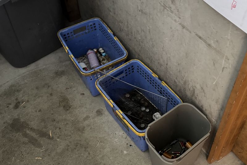 おしか家族旅行村オートキャンプ場　サニタリー棟　ゴミ捨て場２