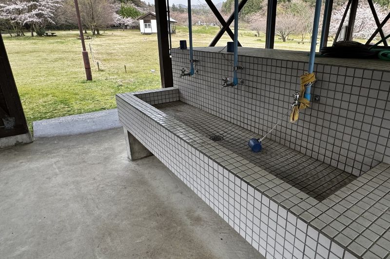 奈曽川河川公園キャンプ場　炊事場