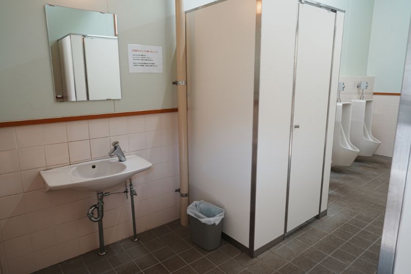 おしか家族旅行村オートキャンプ場　サニタリー棟　トイレ１