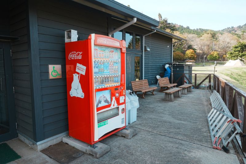 おしか家族旅行村オートキャンプ場　管理棟横　自販機