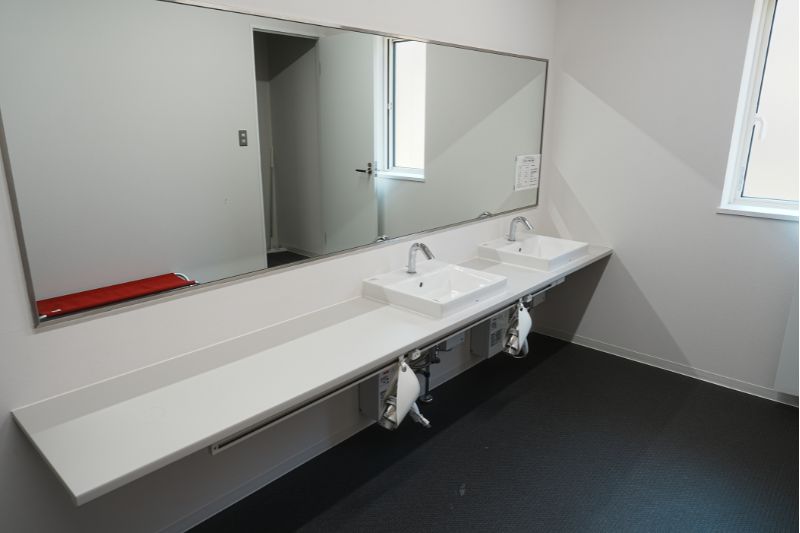 Snow Peak 陸前高田キャンプフィールド　管理棟　ストア　シャワー　洗面台