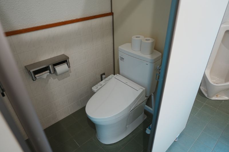 Snow Peak 陸前高田キャンプフィールド　サニタリー棟　トイレ１