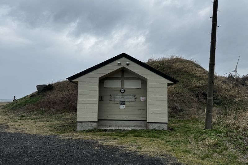 飛びのくずれ　キャンプ場　トイレ