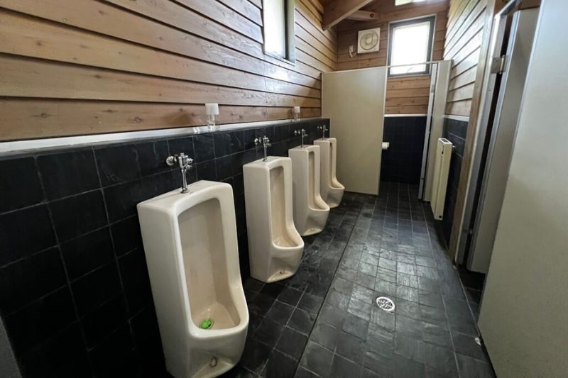 おしか家族旅行村オートキャンプ場　管理棟　トイレ１