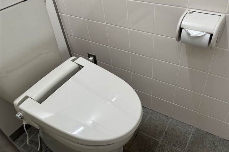 おしか家族旅行村オートキャンプ場　管理棟　トイレ２