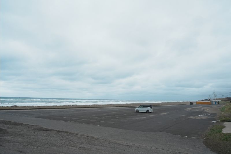 釜谷浜キャンプ場 駐車場 海水浴場