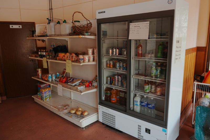御所の台オートキャンプ場　管理　受付棟　ドリンク　食料品