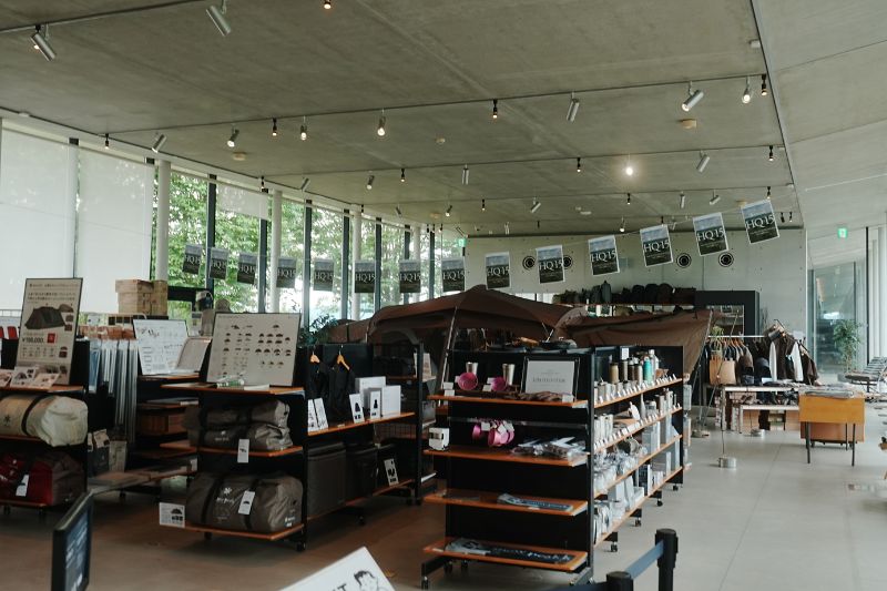 snowpeak headquarters campfield（スノーピーク ヘッドクォーターズ）　ストア