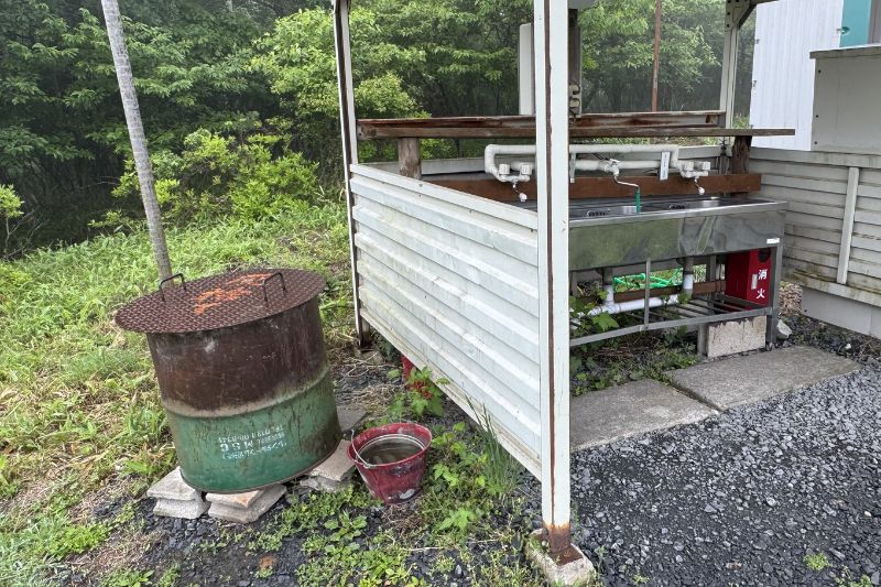 荒船キャンプフィールド 荒船ビューサイト 炊事場 灰捨て