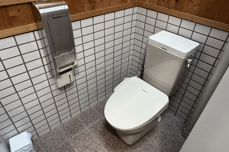 荒船キャンプフィールド 管理棟横 トイレ3