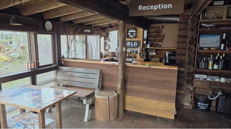 Bandai Lake Side Garden (BLG) 管理棟内 受付